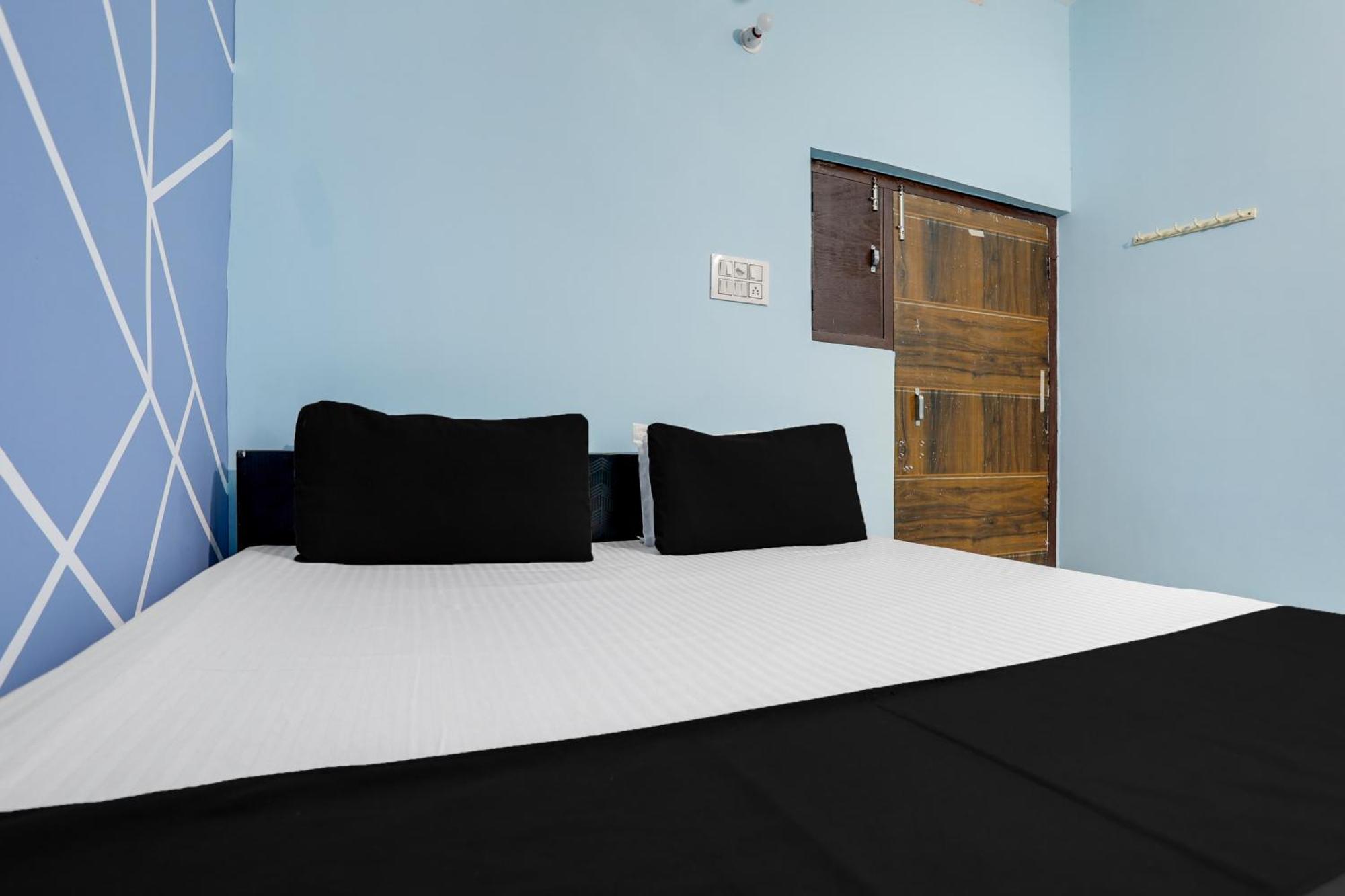 Spot On Hotel Impression Патна Экстерьер фото
